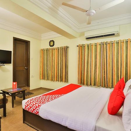 Oyo 17117 Hotel Rainbow Vadodara Exterior photo