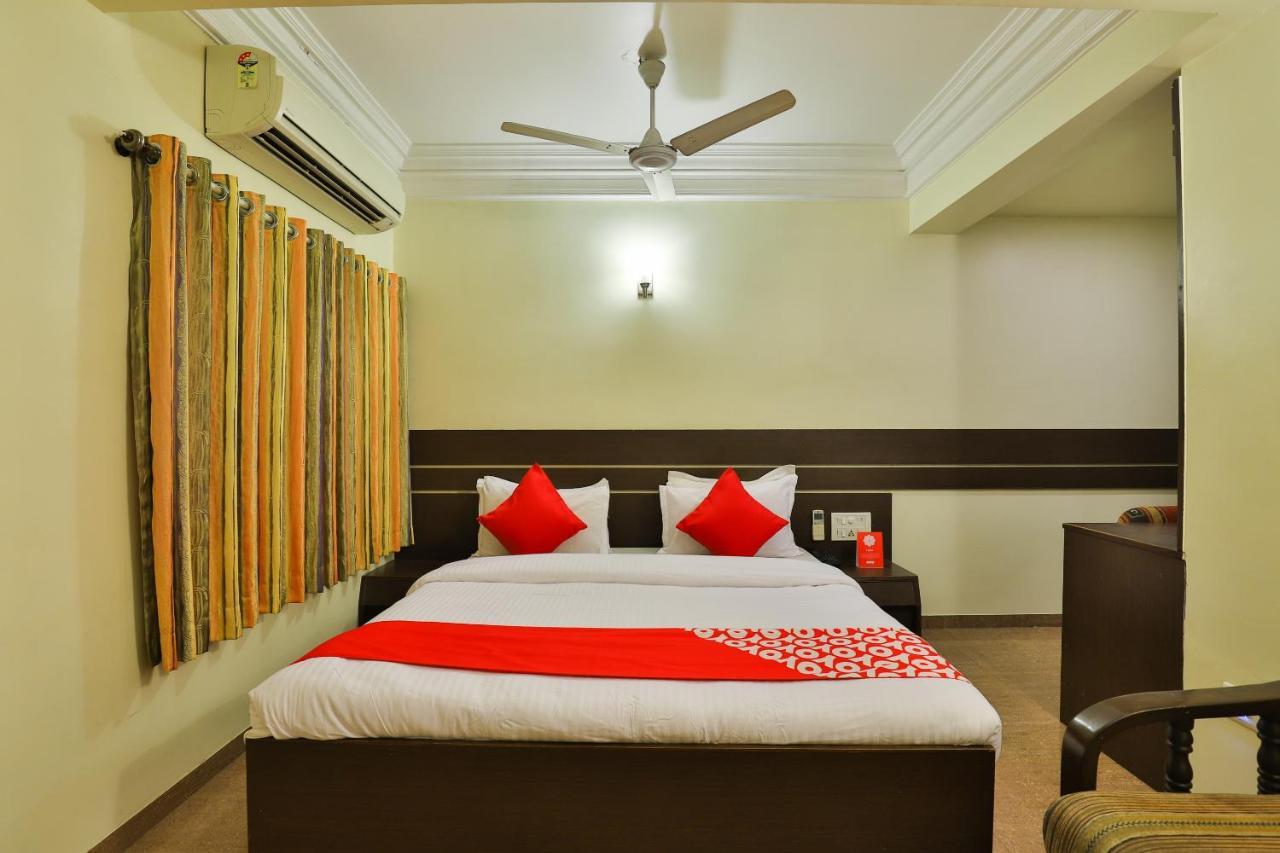 Oyo 17117 Hotel Rainbow Vadodara Exterior photo