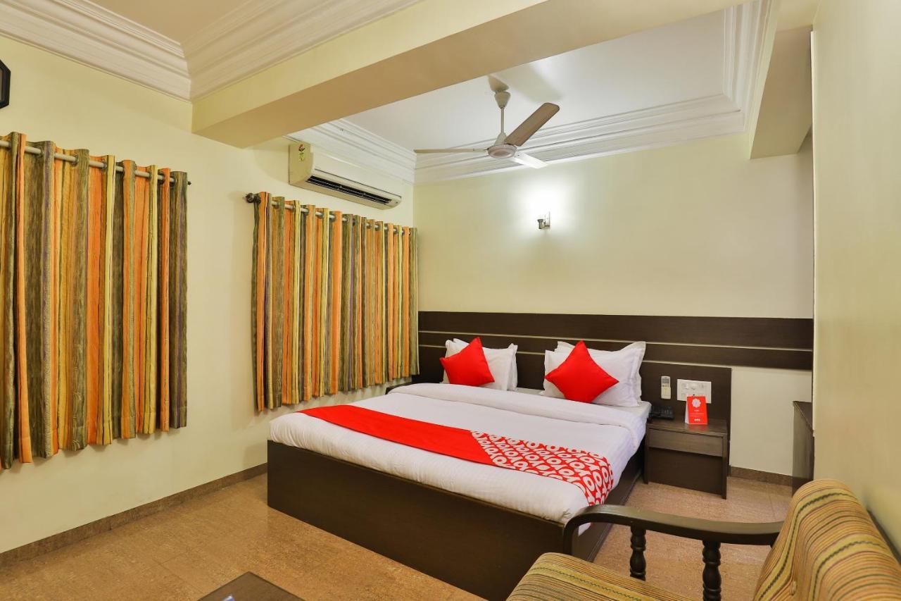 Oyo 17117 Hotel Rainbow Vadodara Exterior photo