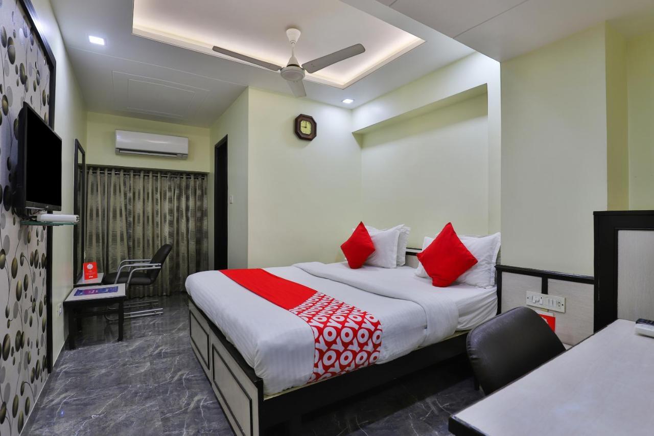 Oyo 17117 Hotel Rainbow Vadodara Exterior photo