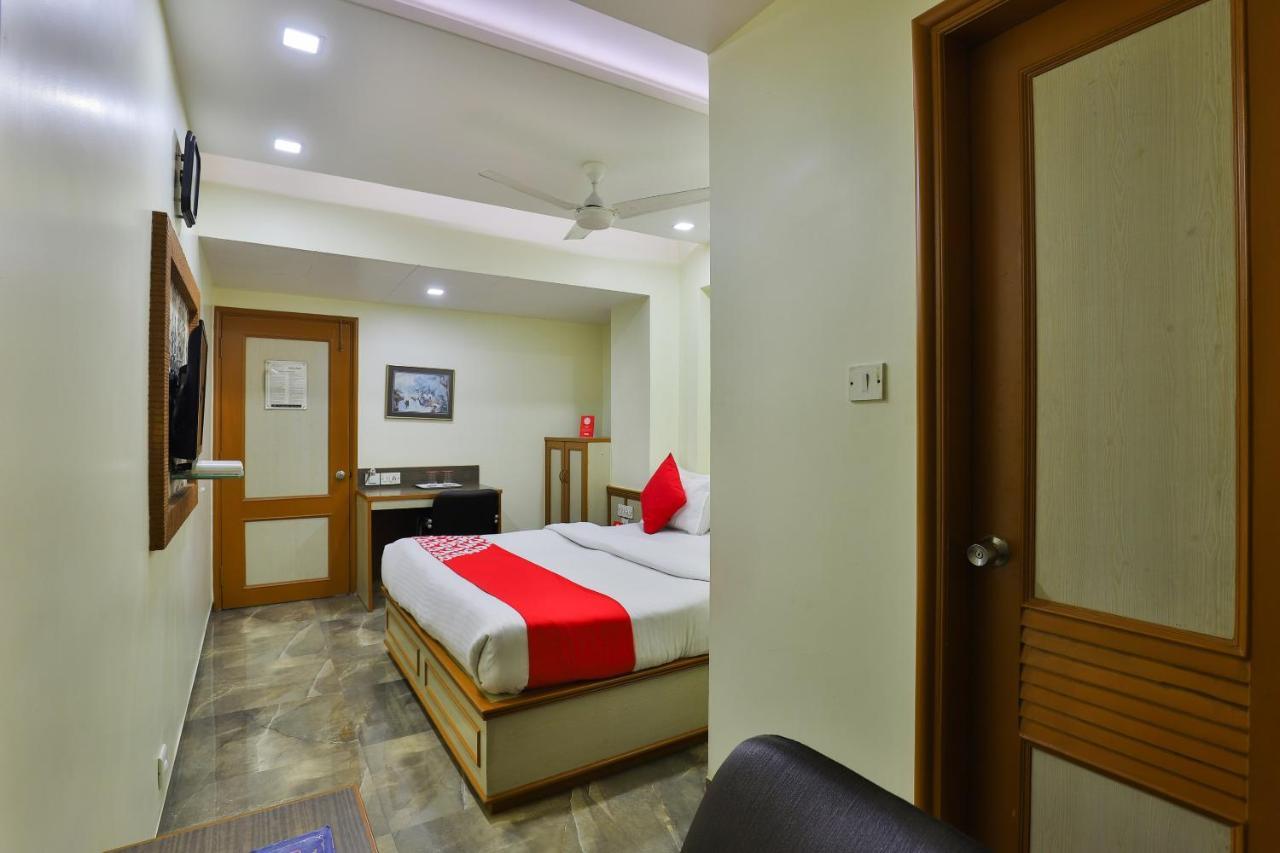 Oyo 17117 Hotel Rainbow Vadodara Exterior photo